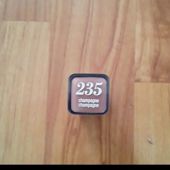 NEW COVERGIRL COLORLICIOUS LIPSTICK - Picture 5 of 5